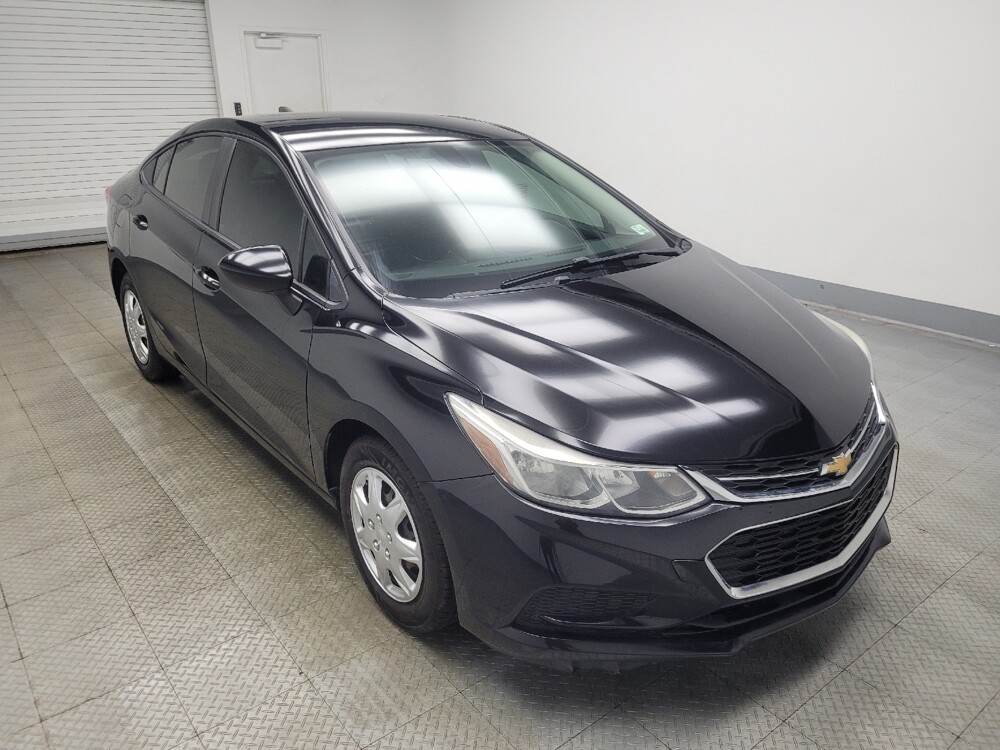 2018 Chevrolet Cruze in Ft Wayne, IN 46805 - 18112060 13