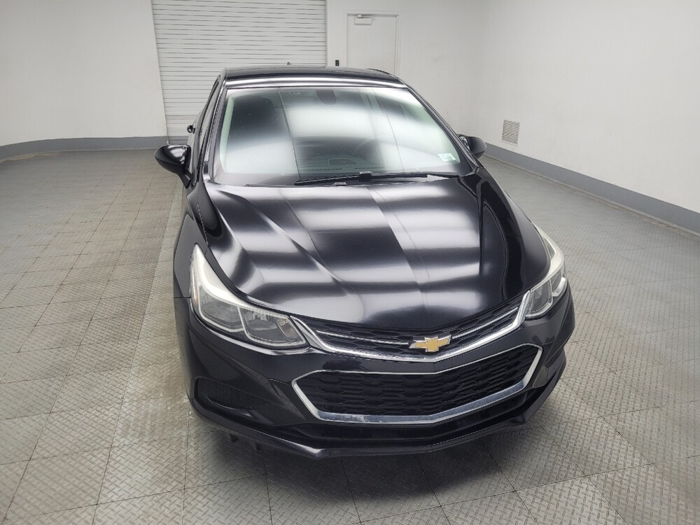 2018 Chevrolet Cruze in Ft Wayne, IN 46805 - 18112060 14