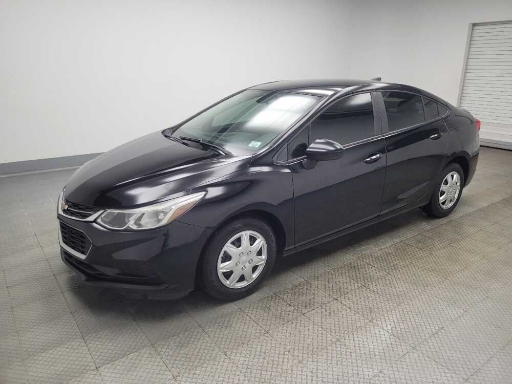 2018 Chevrolet Cruze in Ft Wayne, IN 46805 - 18112060 2