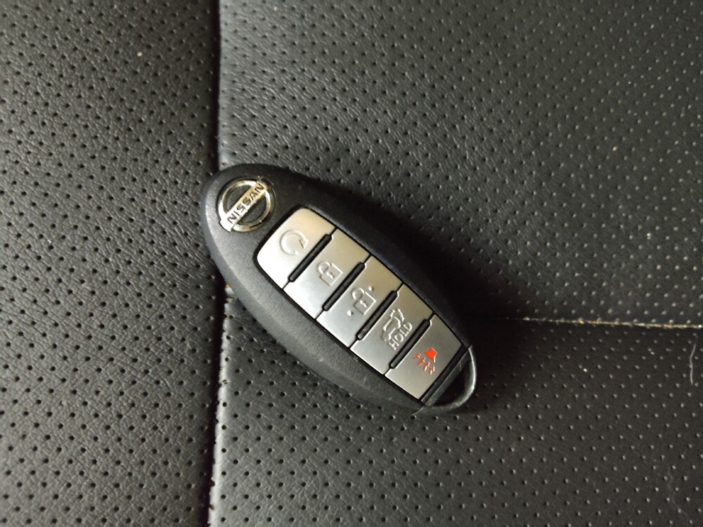 2018 Nissan Rogue in Raleigh, NC 27604 - 18112067 32