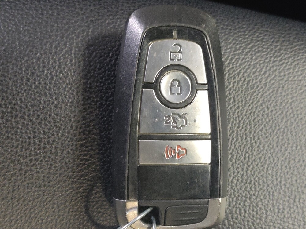 2018 Ford Fusion in Tampa, FL 33612 - 18112070 32