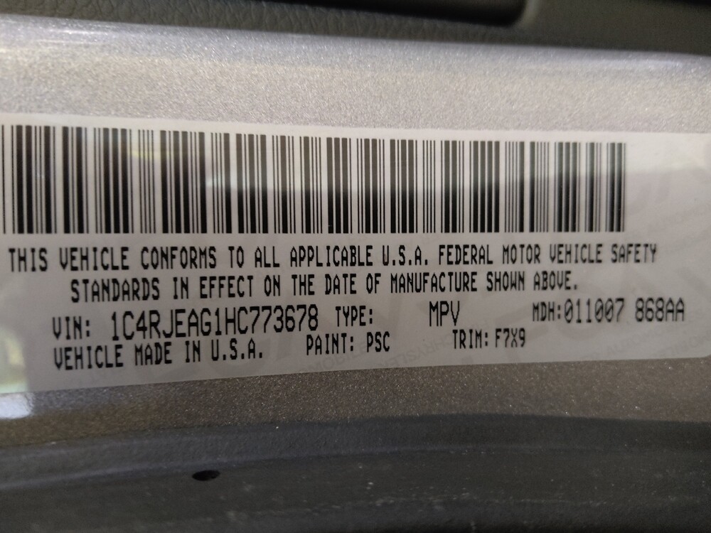 2017 Jeep Grand Cherokee in Kissimmee, FL 34744 - 18112084 33