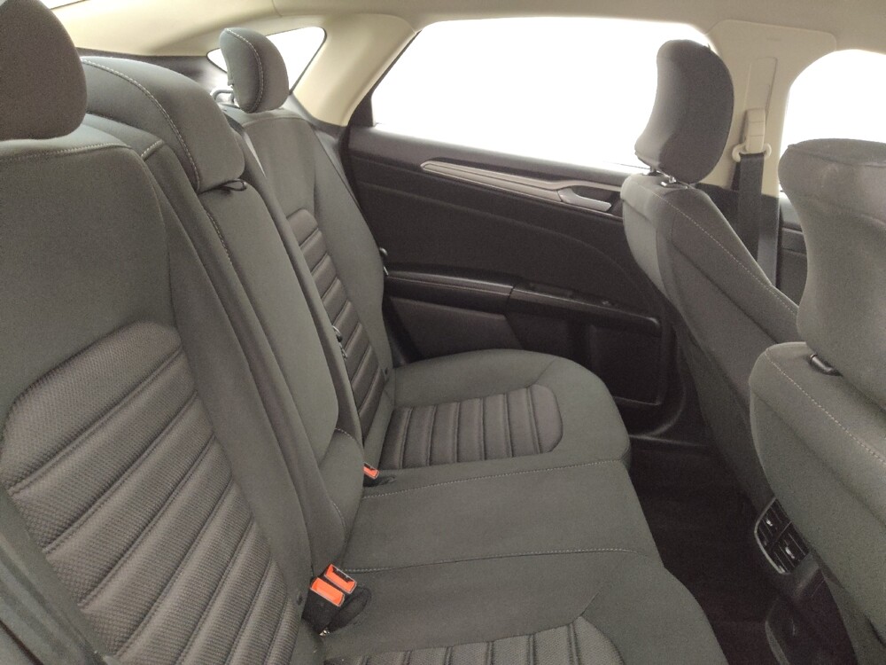 2019 Ford Fusion in Tallahassee, FL 32304 - 18112089 19