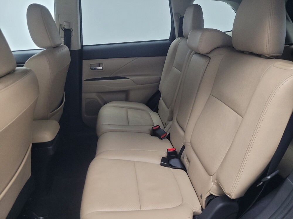 2017 Mitsubishi Outlander in Mishawaka, IN 46545 - 18112095 18