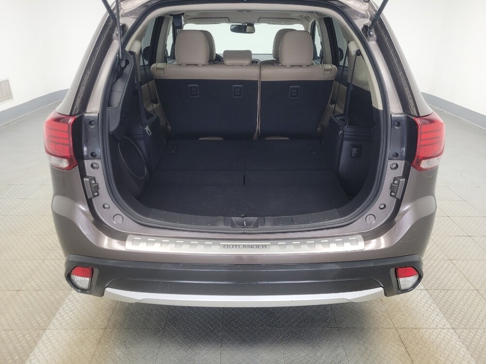 2017 Mitsubishi Outlander in Mishawaka, IN 46545 - 18112095 29