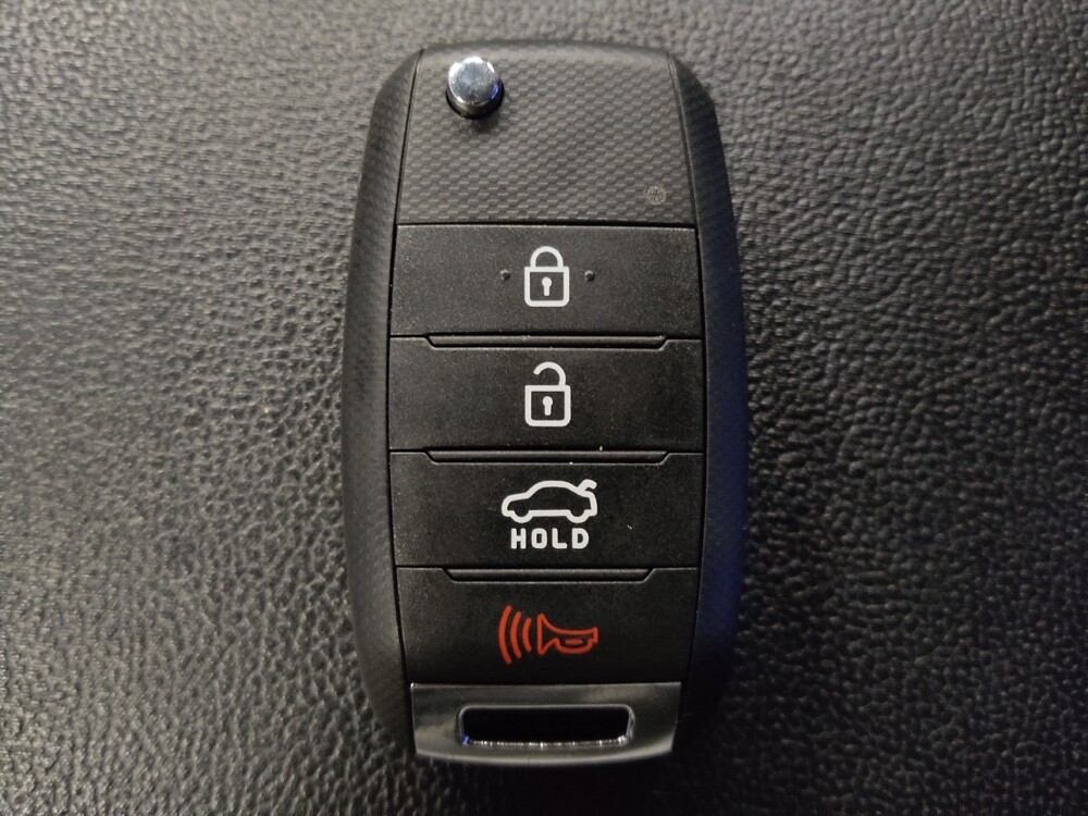 2018 Kia Optima in Tyler, TX 75701 - 18112099 32