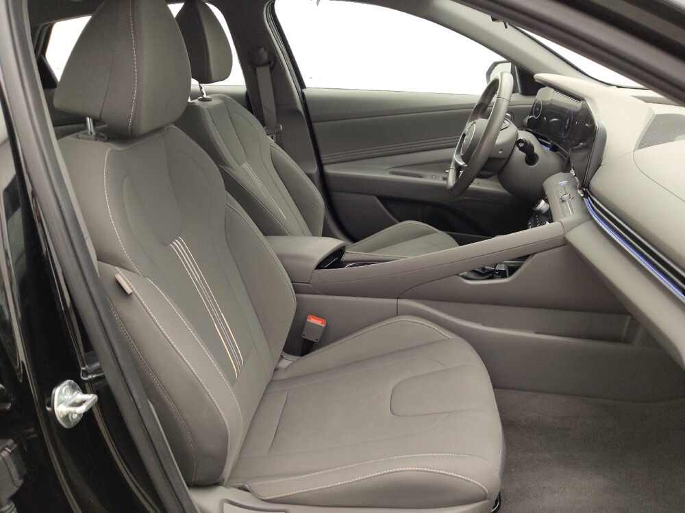 2025 Hyundai Elantra in Metairie, LA 70006 - 18112107 21