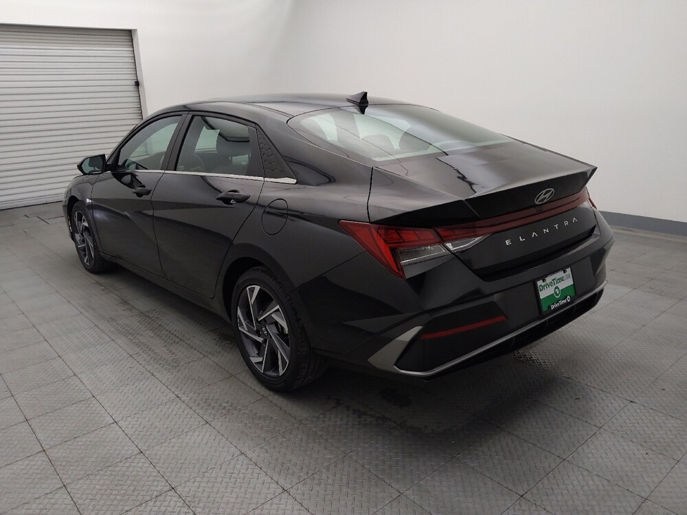 2025 Hyundai Elantra in Metairie, LA 70006 - 18112107 5