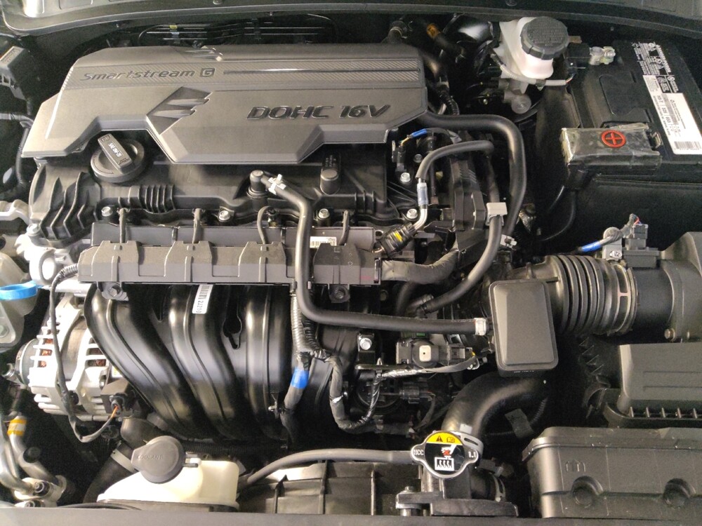 2025 Hyundai Elantra in Metairie, LA 70006 - 18112107 30