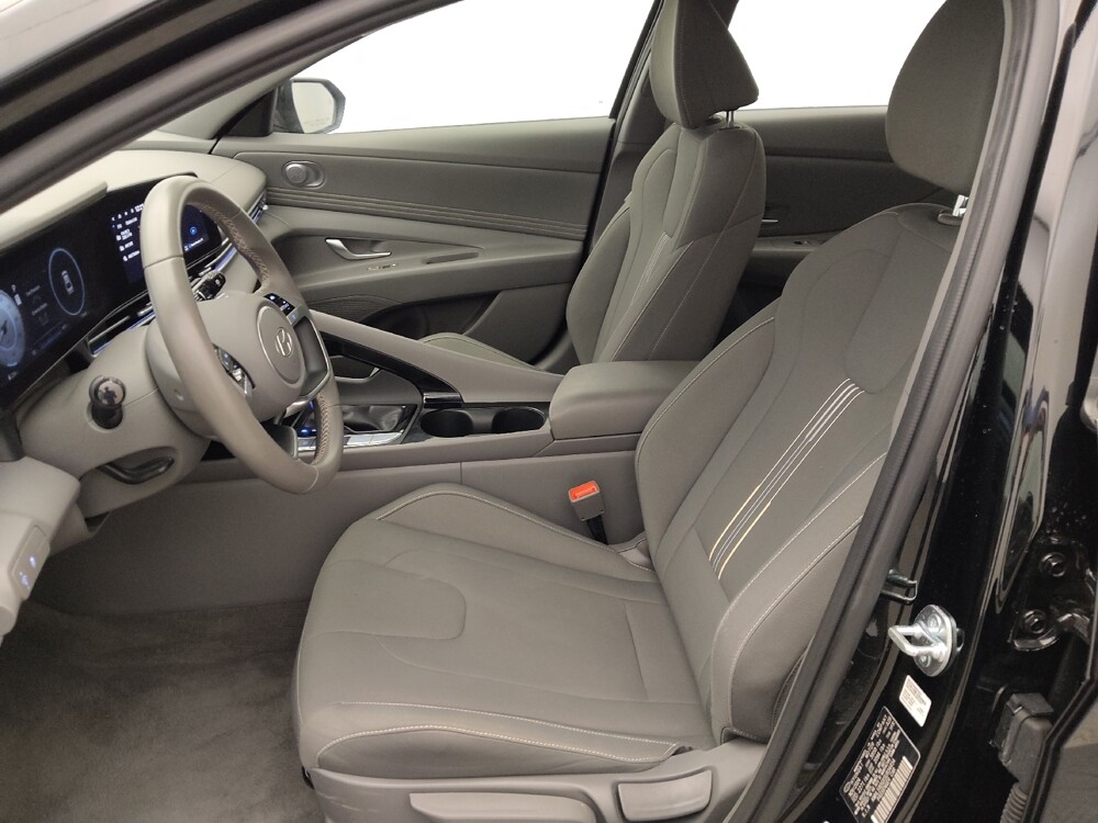 2025 Hyundai Elantra in Metairie, LA 70006 - 18112107 17