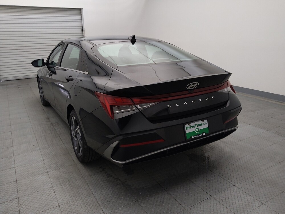 2025 Hyundai Elantra in Metairie, LA 70006 - 18112107 6