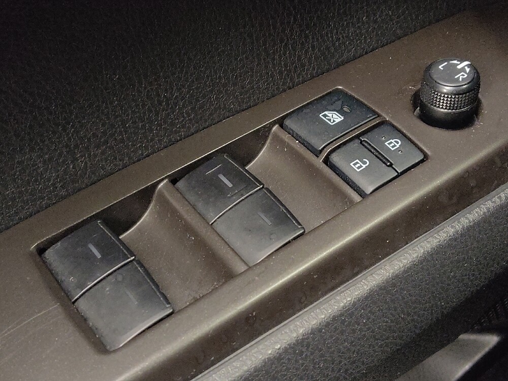 2022 Toyota Camry in Metairie, LA 70006 - 18112124 27