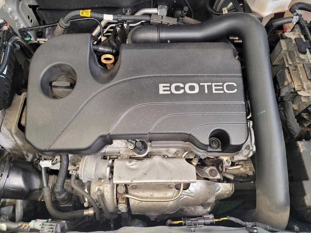 2021 Chevrolet Equinox in Louisville, KY 40258 - 18112128 30