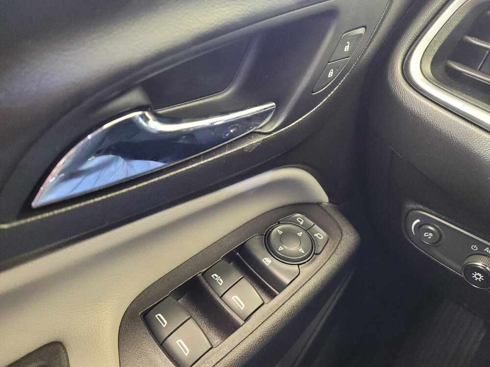 2021 Chevrolet Equinox in Louisville, KY 40258 - 18112128 27