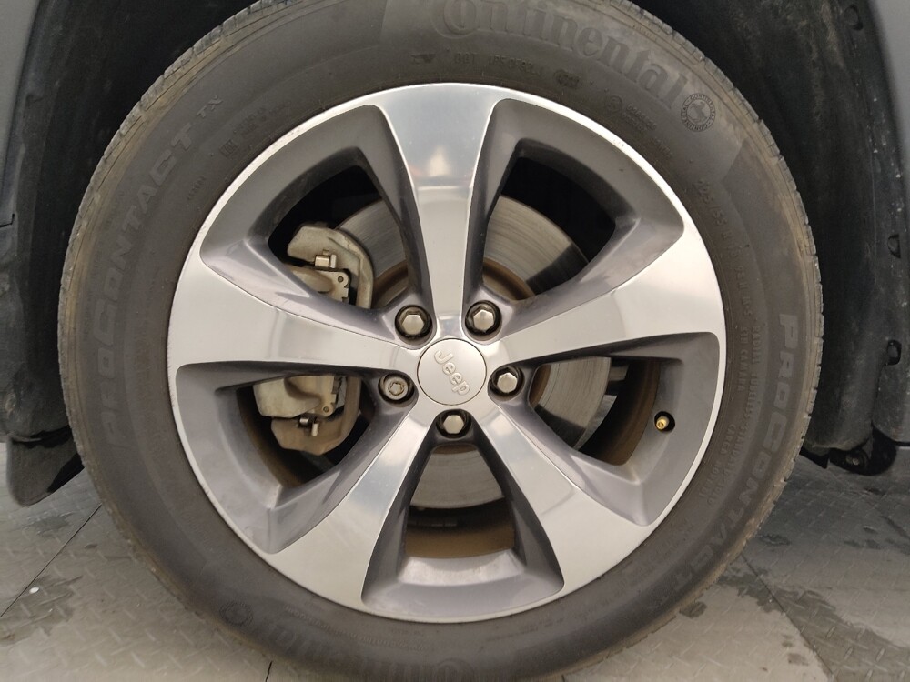 2020 Jeep Cherokee in Tampa, FL 33612 - 18112167 31