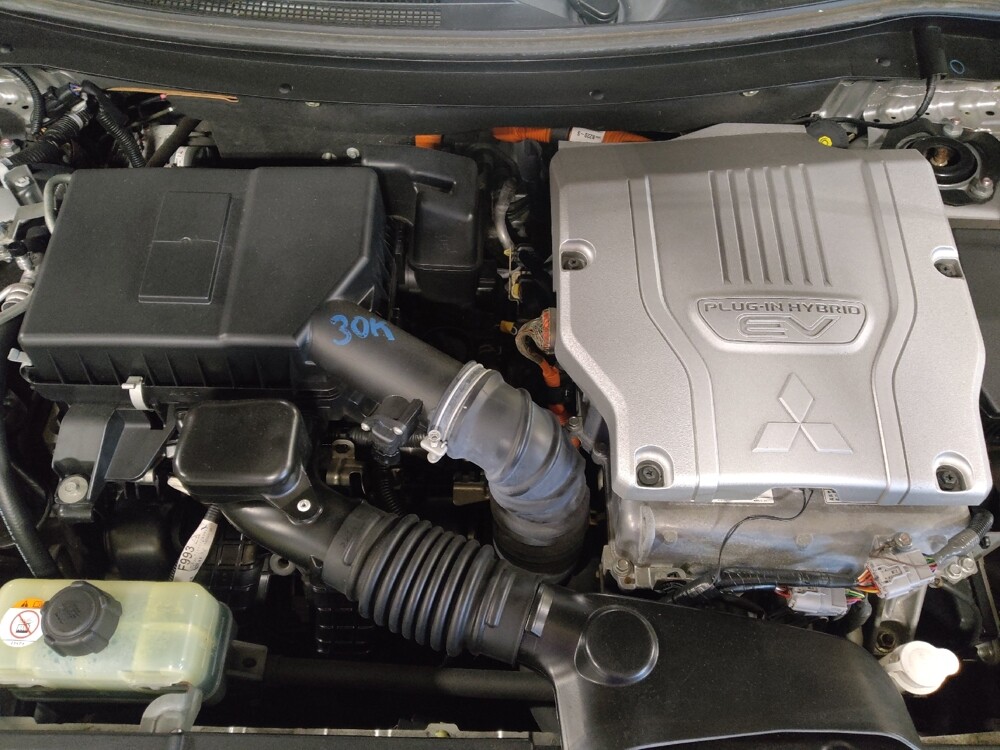 2018 Mitsubishi Outlander in Pelham, AL 35124 - 18112192 30