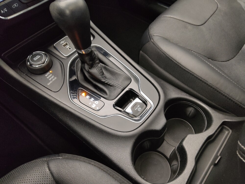 2020 Jeep Cherokee in Gladstone, MO 64118 - 18112196 26