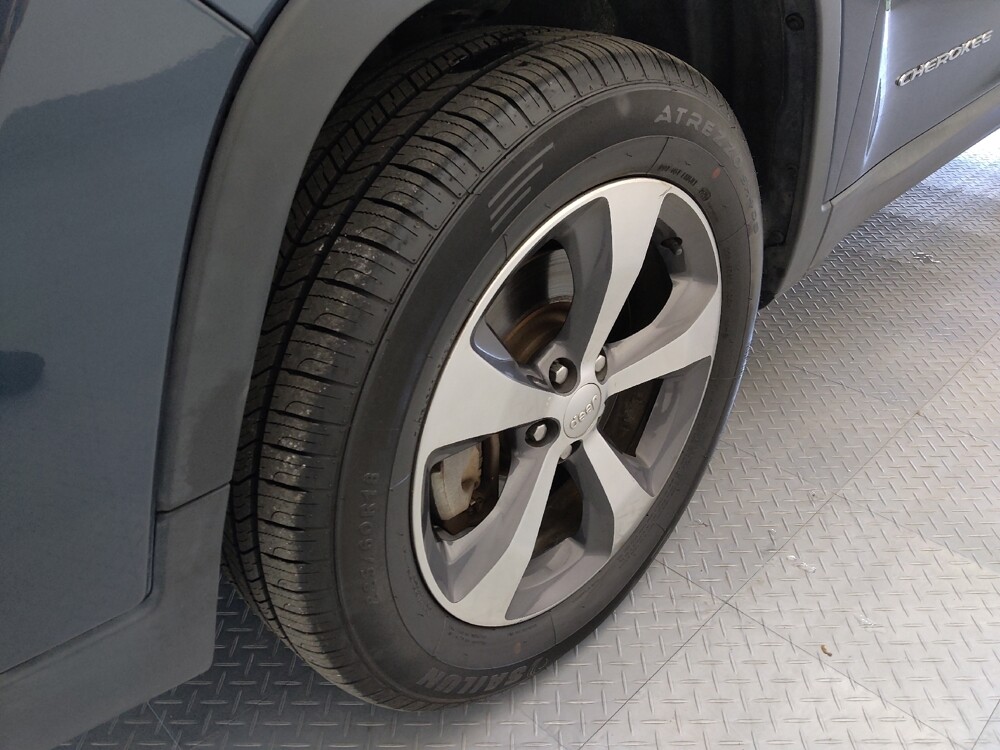 2020 Jeep Cherokee in Gladstone, MO 64118 - 18112196 31