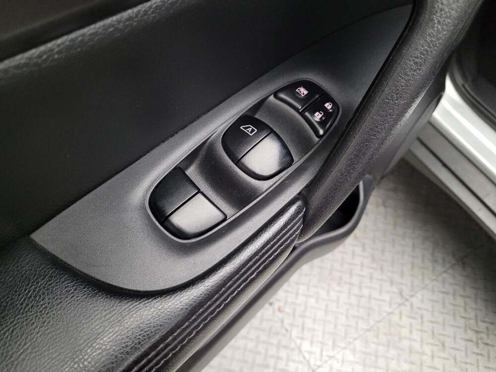 2016 Nissan Rogue in Torrance, CA 90504 - 18112201 27