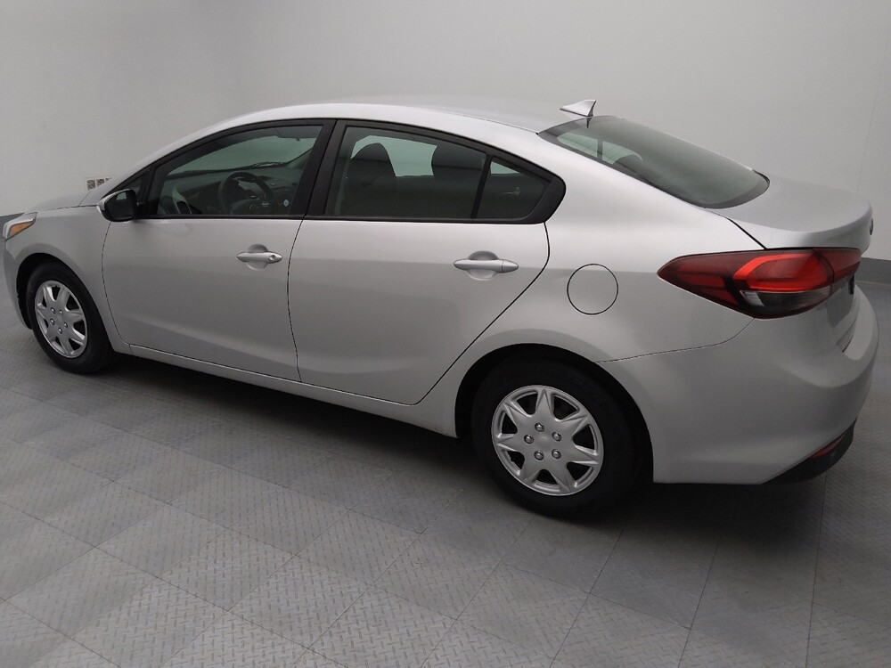 2017 Kia Forte in St. Louis, MO 63136 - 18112202 3