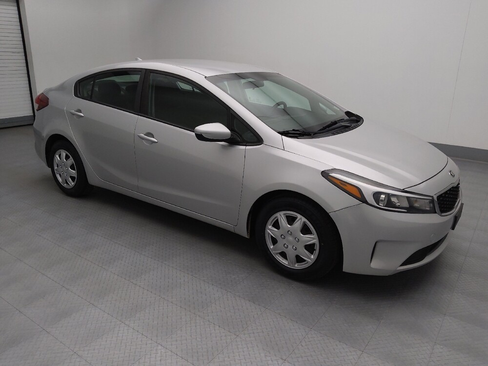 2017 Kia Forte in St. Louis, MO 63136 - 18112202 11