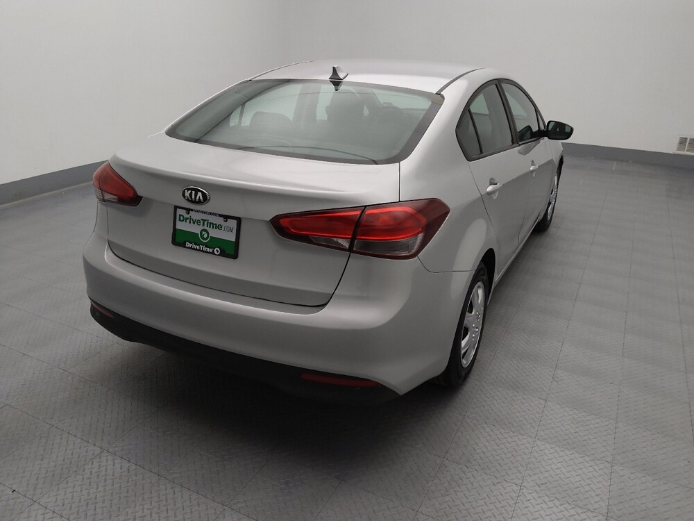 2017 Kia Forte in St. Louis, MO 63136 - 18112202 7