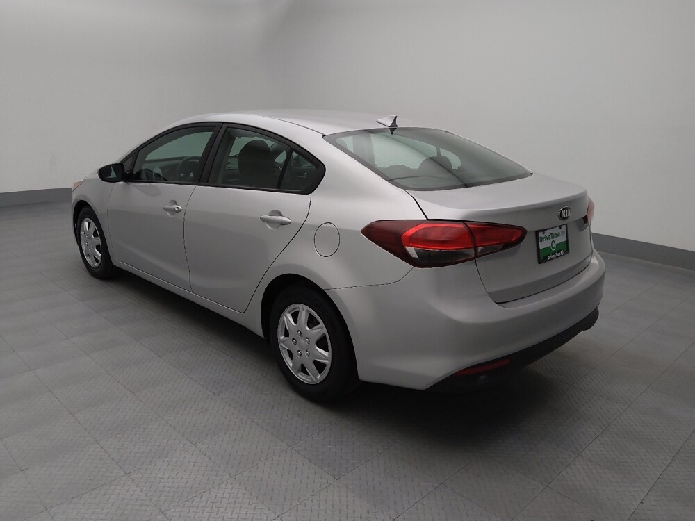 2017 Kia Forte in St. Louis, MO 63136 - 18112202 5