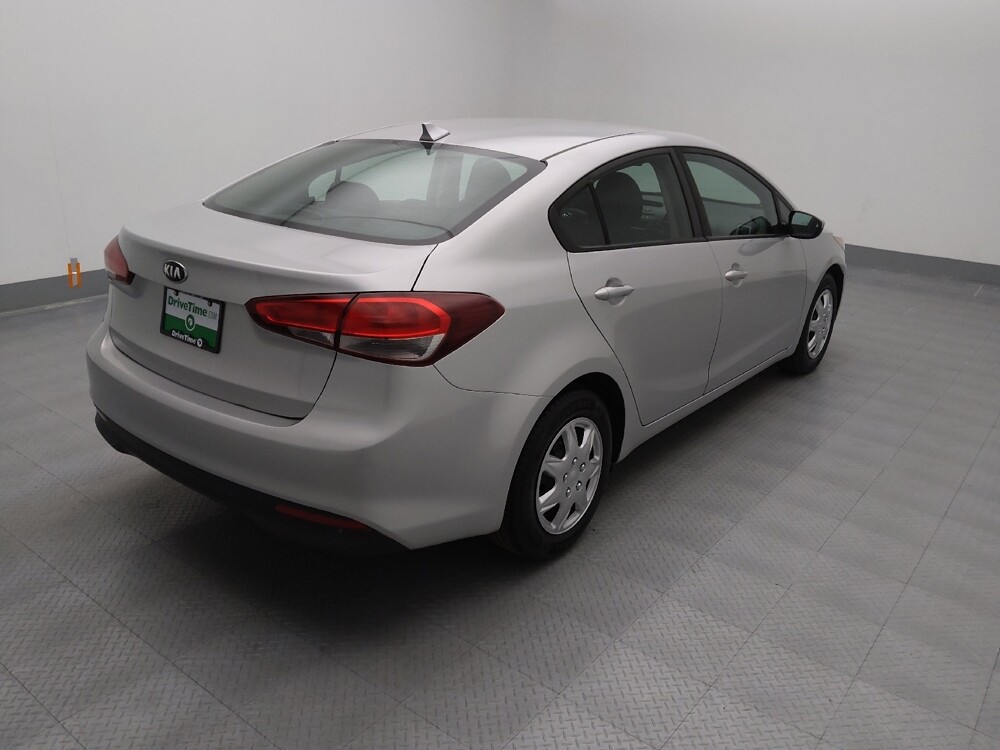 2017 Kia Forte in St. Louis, MO 63136 - 18112202 9