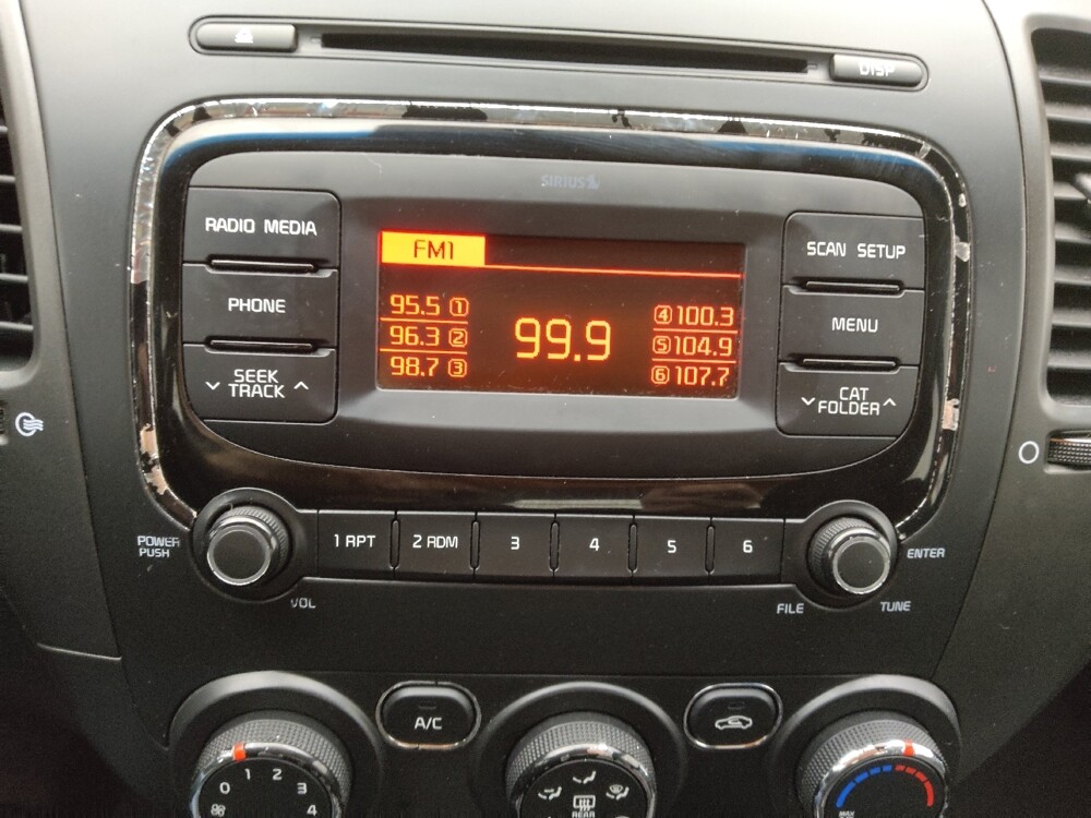 2017 Kia Forte in St. Louis, MO 63136 - 18112202 25