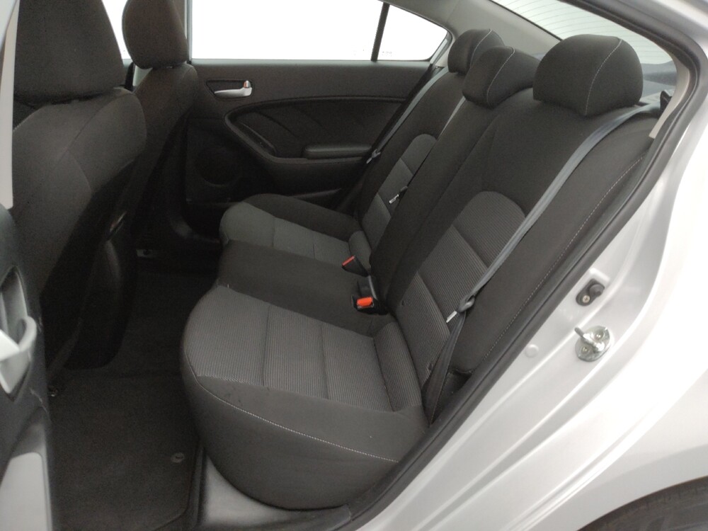 2017 Kia Forte in St. Louis, MO 63136 - 18112202 18