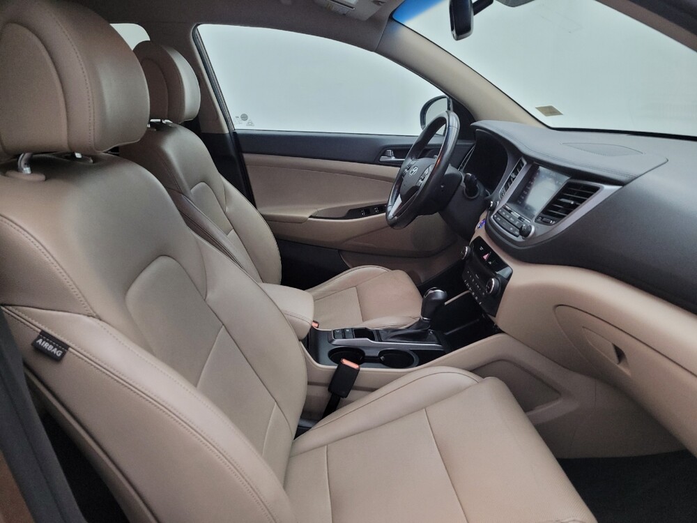 2016 Hyundai Tucson in Louisville, KY 40258 - 18112211 21