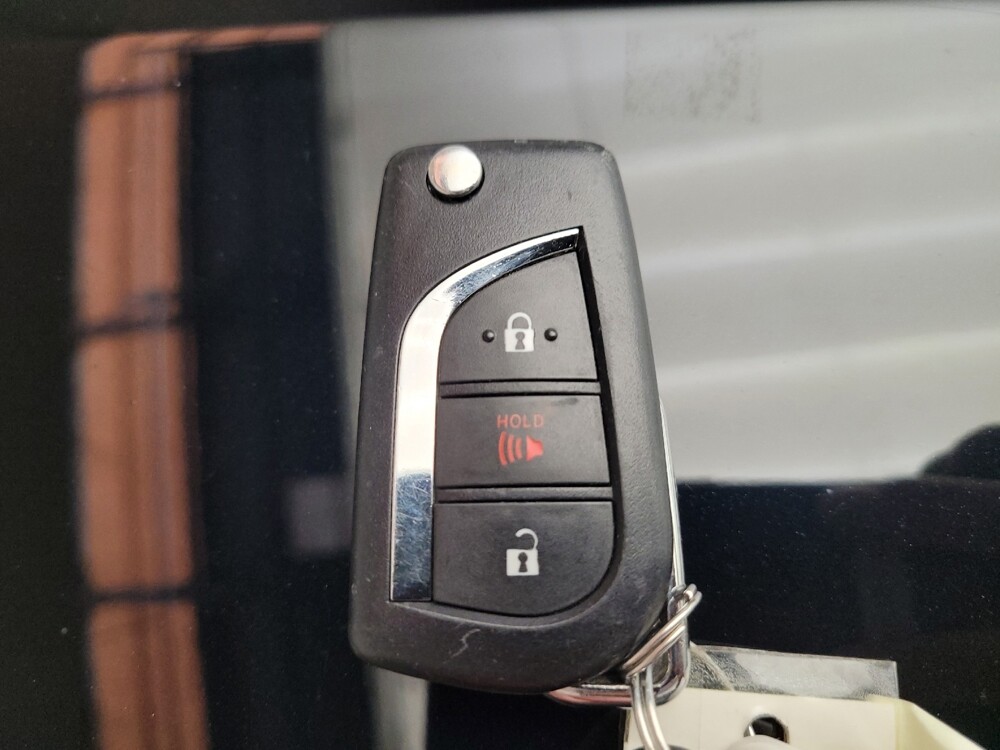 2019 Toyota RAV4 in Downey, CA 90241 - 18112213 32