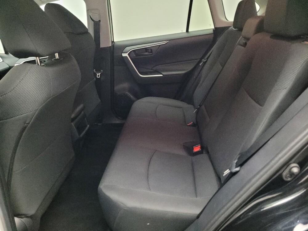 2019 Toyota RAV4 in Downey, CA 90241 - 18112213 18