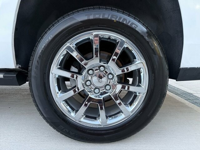 2018 GMC Yukon XL in Knoxville, TN 37920 - 18112229 40