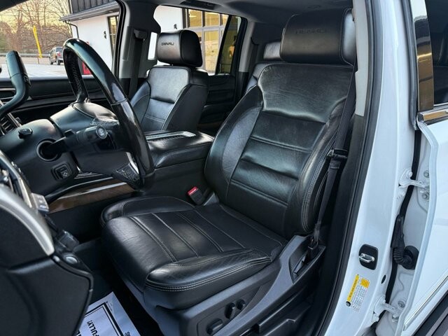 2018 GMC Yukon XL in Knoxville, TN 37920 - 18112229 10