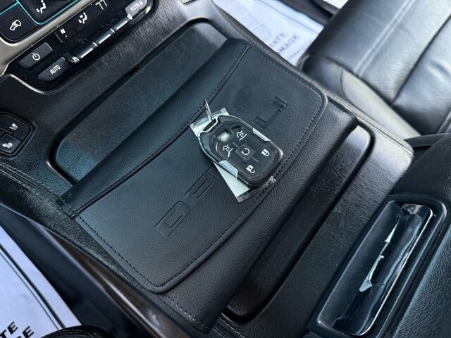 2018 GMC Yukon XL in Knoxville, TN 37920 - 18112229 25