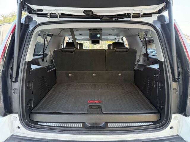 2018 GMC Yukon XL in Knoxville, TN 37920 - 18112229 37