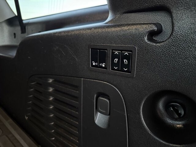 2018 GMC Yukon XL in Knoxville, TN 37920 - 18112229 38