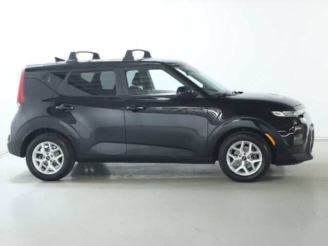 2022 Kia Soul in Bedford, OH 44146 - 18112231 11