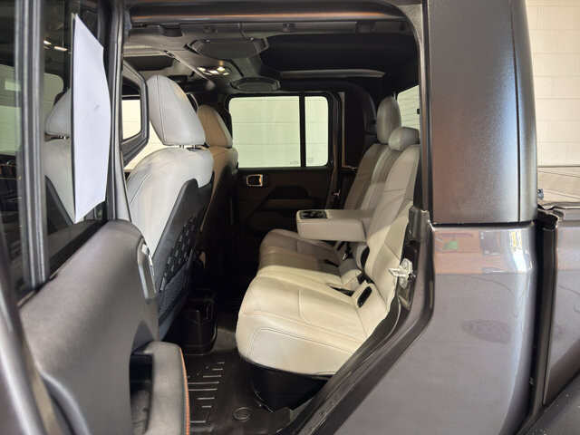 2022 Jeep Gladiator in Burlington, WI 53105 - 18112250 12