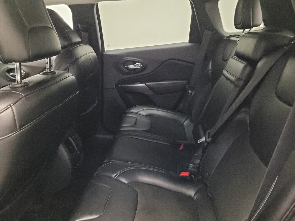 2019 Jeep Cherokee in Montclair, CA 91763 - 18112290 18