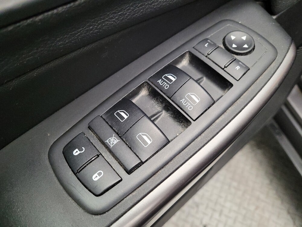 2019 Jeep Cherokee in Montclair, CA 91763 - 18112290 27