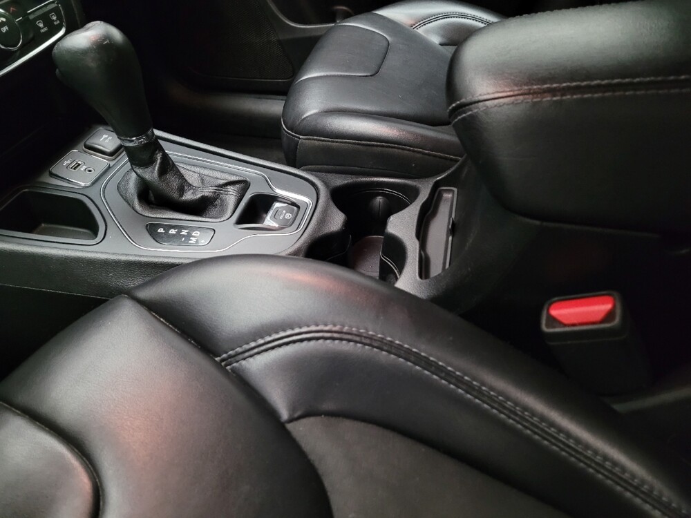 2019 Jeep Cherokee in Montclair, CA 91763 - 18112290 26