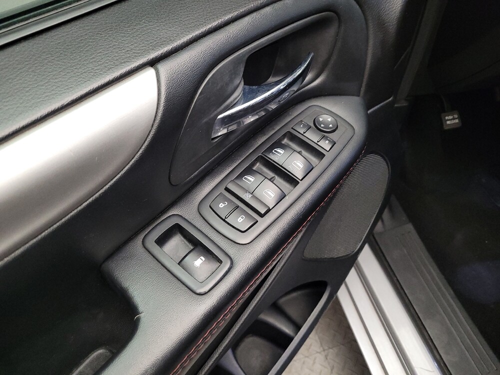 2017 Dodge Grand Caravan in Montclair, CA 91763 - 18112291 27