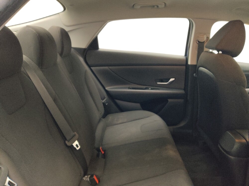 2021 Hyundai Elantra in Knoxville, TN 37923 - 18112302 19