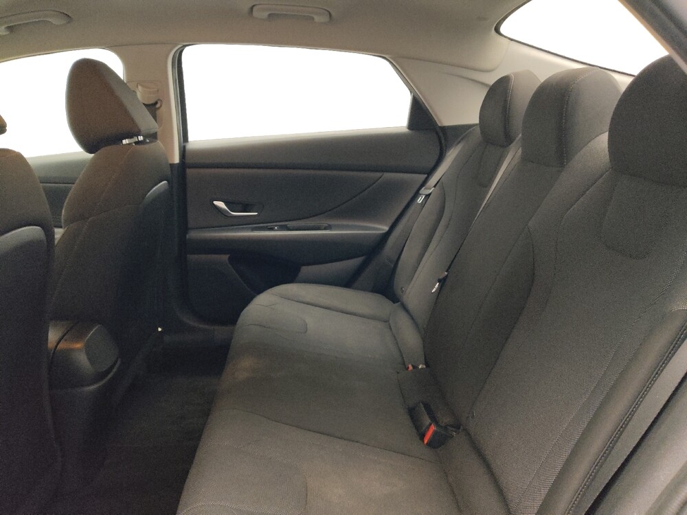 2021 Hyundai Elantra in Knoxville, TN 37923 - 18112302 18