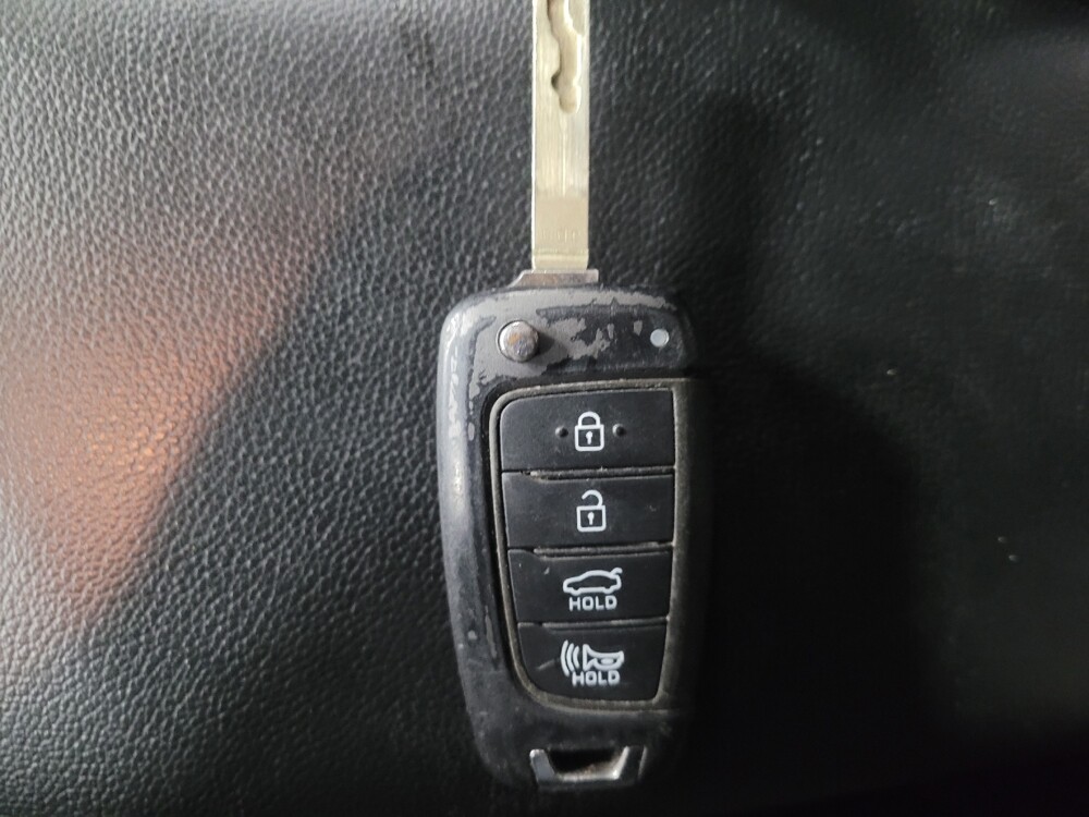 2021 Hyundai Elantra in Knoxville, TN 37923 - 18112302 32