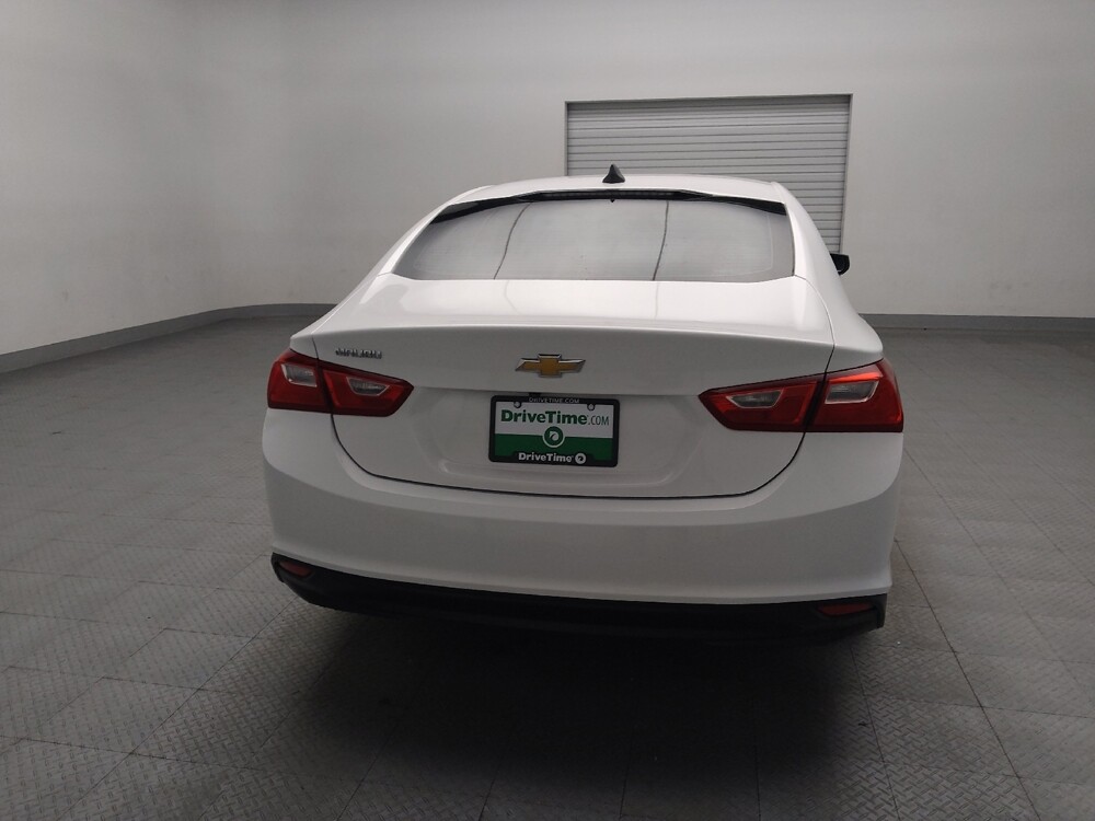 2019 Chevrolet Malibu in Tulsa, OK 74145 - 18112315 7
