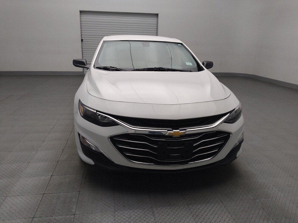 2019 Chevrolet Malibu in Tulsa, OK 74145 - 18112315 14