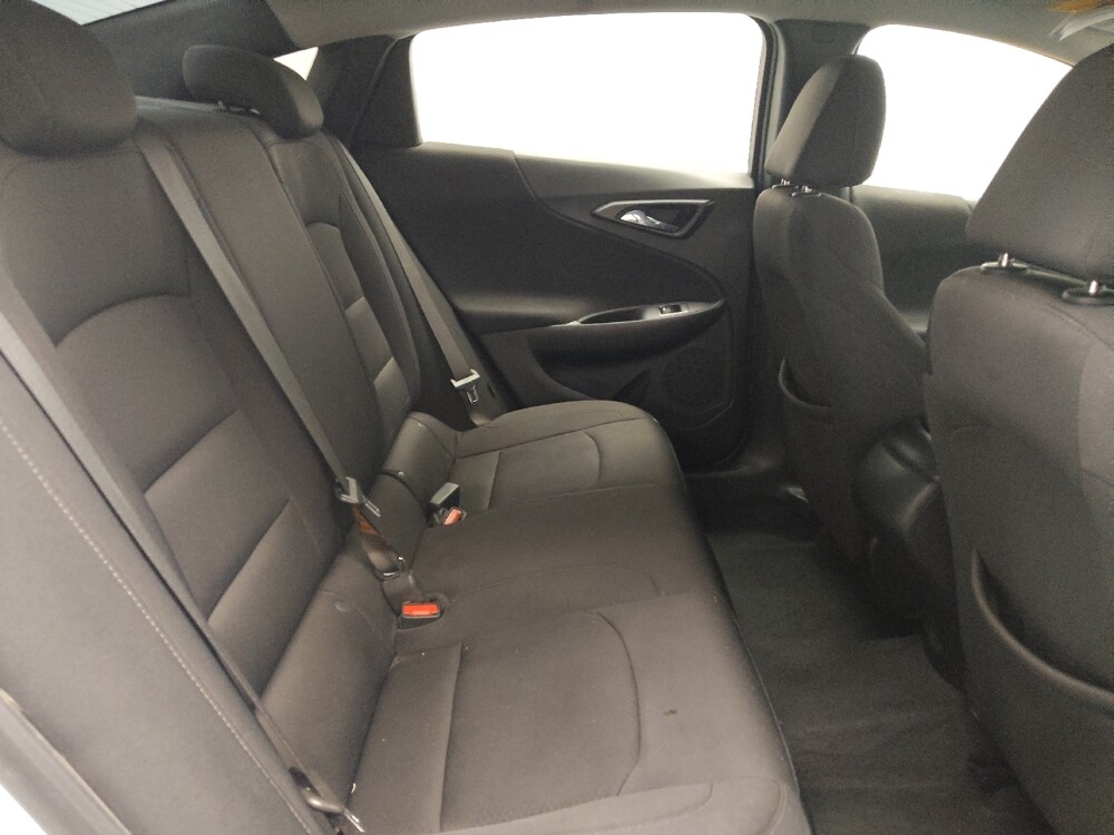 2019 Chevrolet Malibu in Tulsa, OK 74145 - 18112315 19